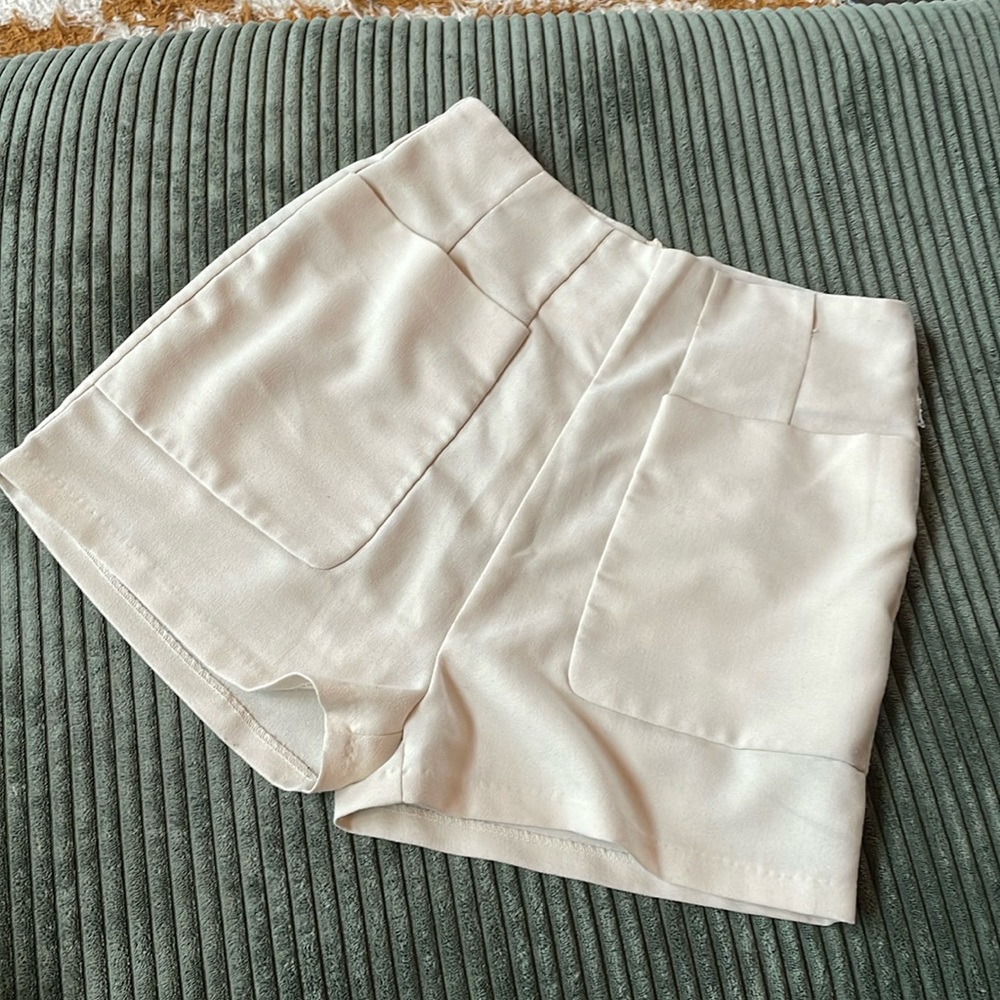 ⭐️3/$15⭐️ Lush Cream, Zip Up Back, Vintage, Pocket Cloth Linen Short, Women's Sm